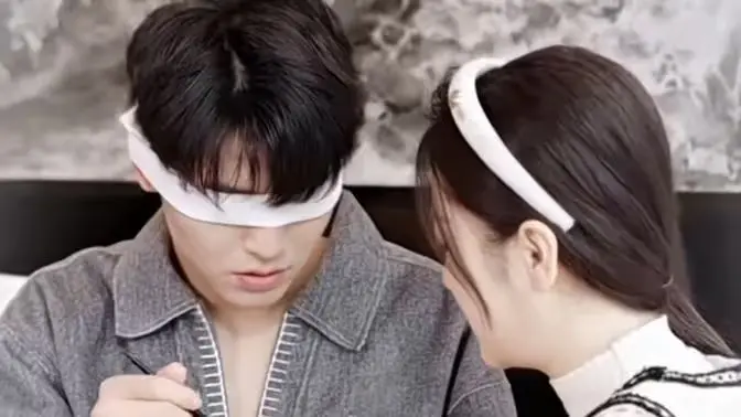 《萌宝攻略：我的妈咪是亿万总裁》：腹黑萌娃智斗商界大佬，上演温情与反转的爆笑喜剧！